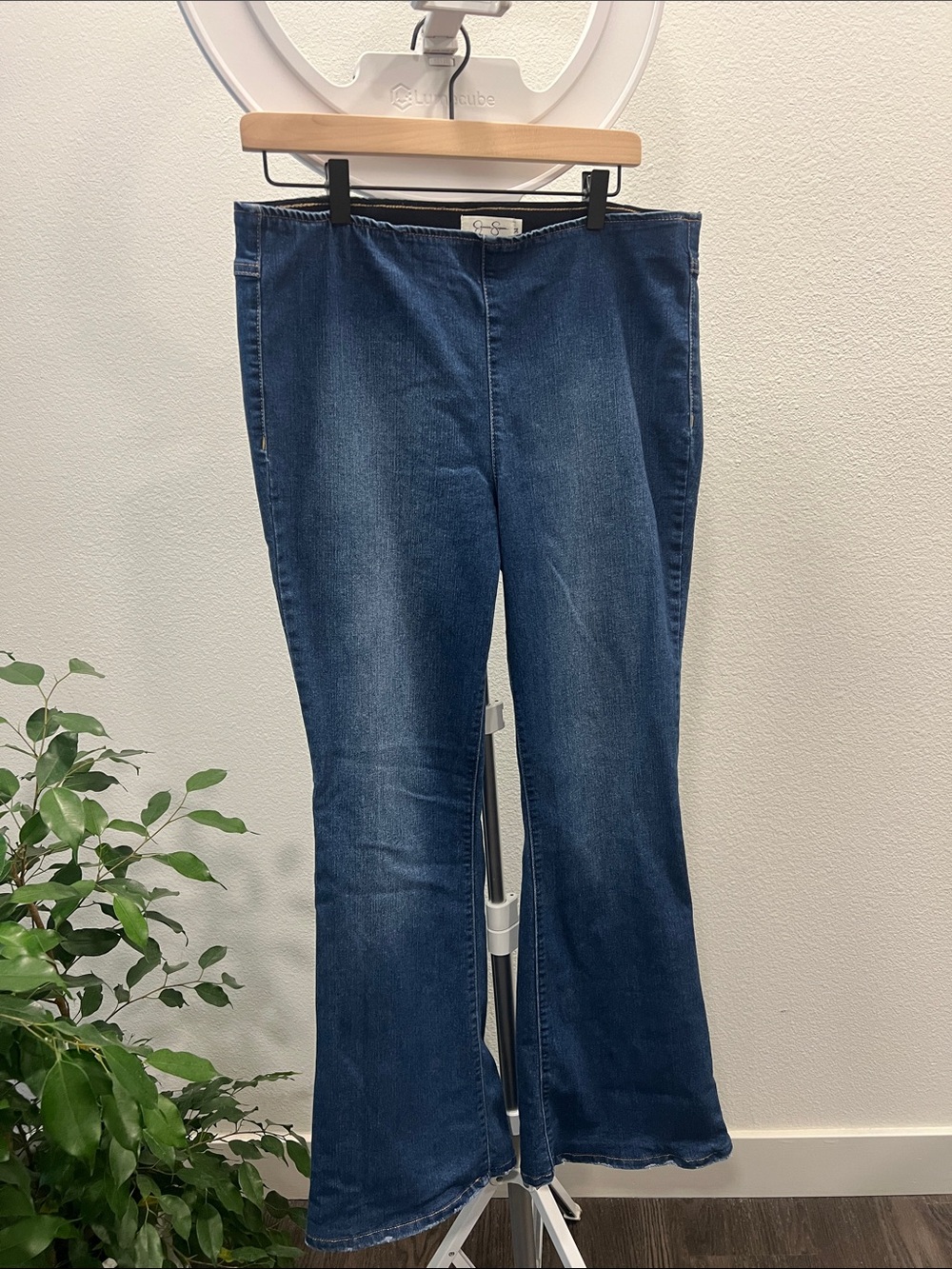 Jessica Simpson Women's Dark Blue Stretch flared Jeans